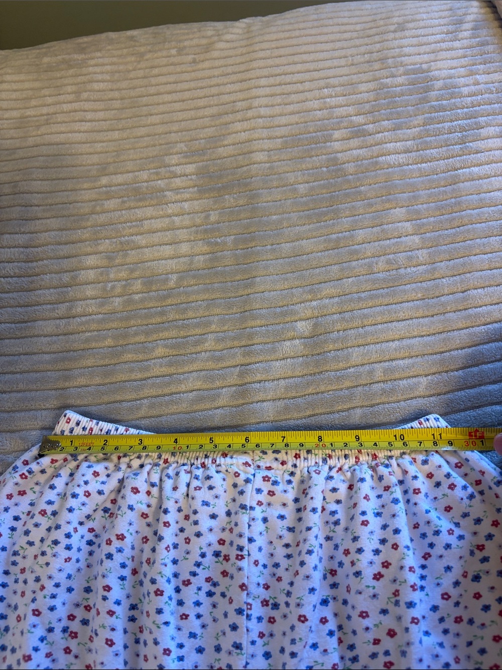 Women's White Floral-Print Cotton Lounge Shorts - Picture 5 of 10